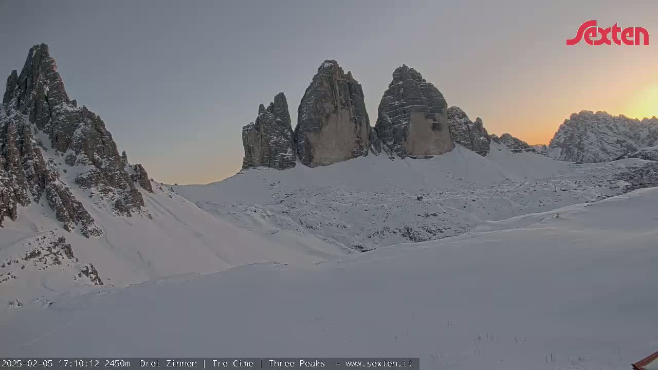 3 Zinnen Dolomites ,Tre Cime di Lavaredo (Three Peaks of Lavaredo) Live Cam - Belluno, Veneto, Italy