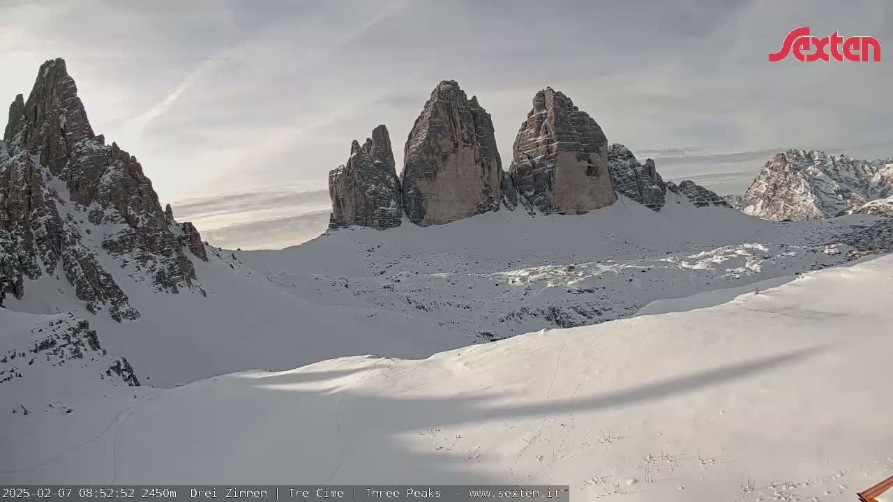 3 Zinnen Dolomites ,Tre Cime di Lavaredo (Three Peaks of Lavaredo) Live Cam - Belluno, Veneto, Italy