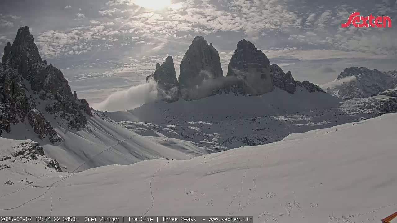 3 Zinnen Dolomites ,Tre Cime di Lavaredo (Three Peaks of Lavaredo) Live Cam - Belluno, Veneto, Italy