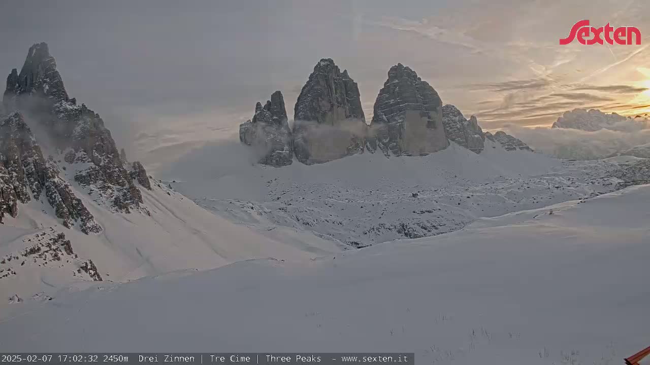 3 Zinnen Dolomites ,Tre Cime di Lavaredo (Three Peaks of Lavaredo) Live Cam - Belluno, Veneto, Italy