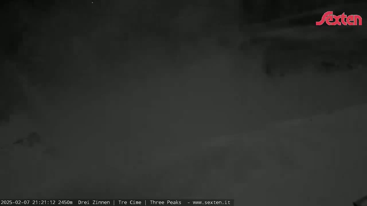 3 Zinnen Dolomites ,Tre Cime di Lavaredo (Three Peaks of Lavaredo) Live Cam - Belluno, Veneto, Italy