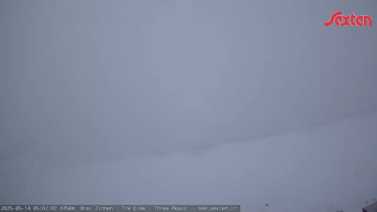 3 Zinnen Dolomites ,Tre Cime di Lavaredo (Three Peaks of Lavaredo) Live Cam - Belluno, Veneto, Italy