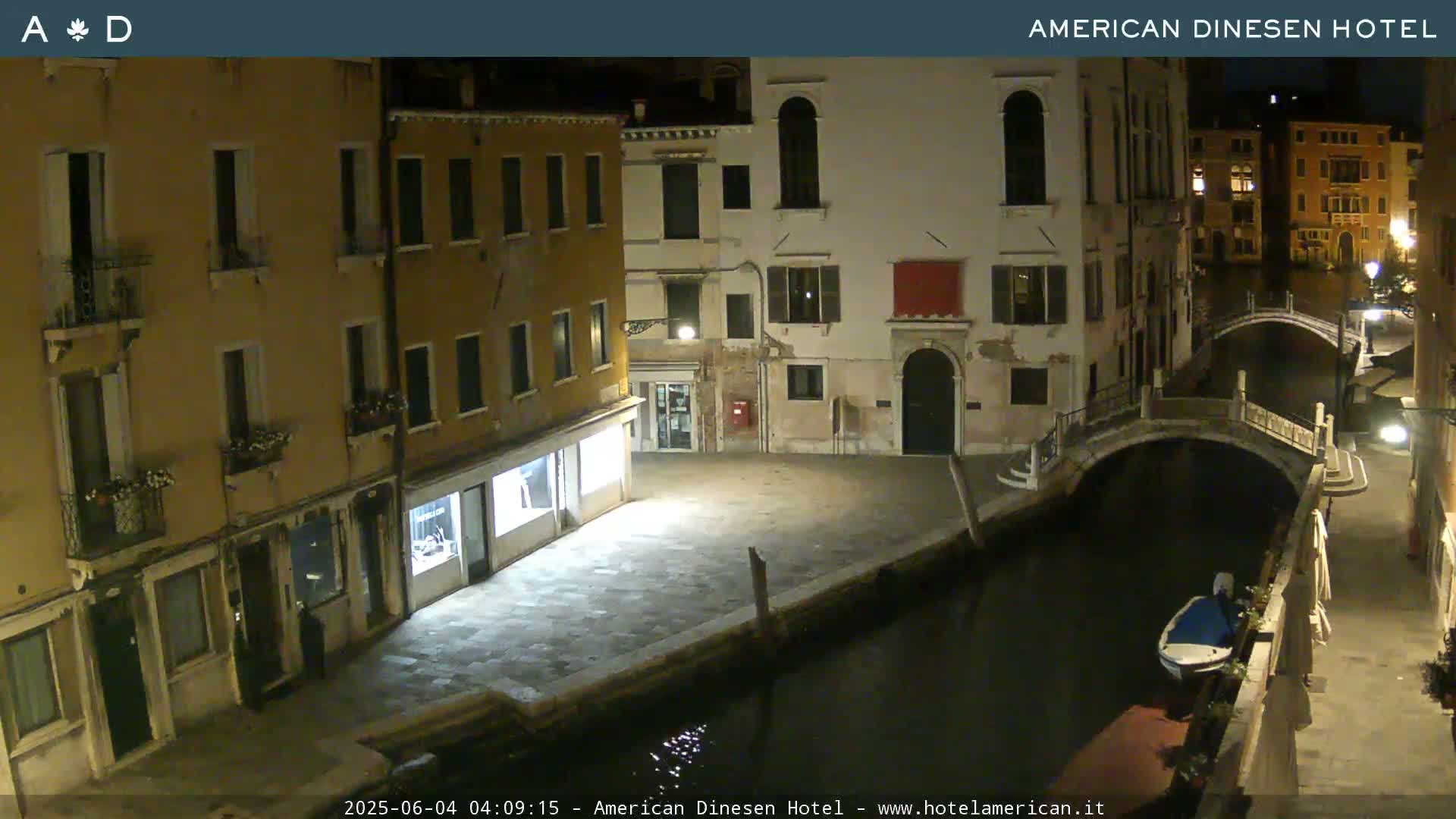 3 Zinnen Dolomites ,Tre Cime di Lavaredo (Three Peaks of Lavaredo) Live Cam - Belluno, Veneto, Italy