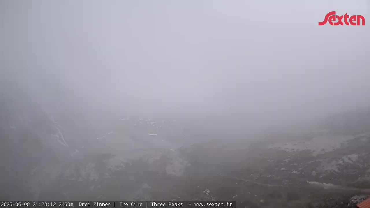 3 Zinnen Dolomites ,Tre Cime di Lavaredo (Three Peaks of Lavaredo) Live Cam - Belluno, Veneto, Italy