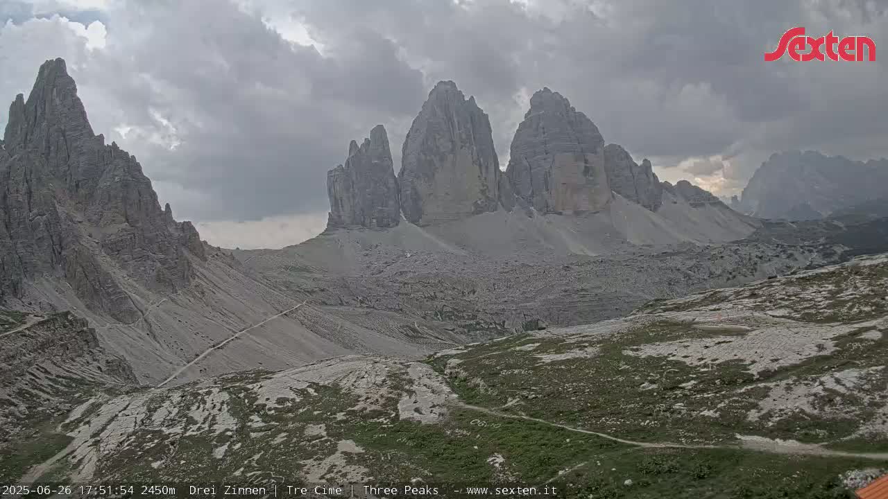 3 Zinnen Dolomites ,Tre Cime di Lavaredo (Three Peaks of Lavaredo) Live Cam - Belluno, Veneto, Italy
