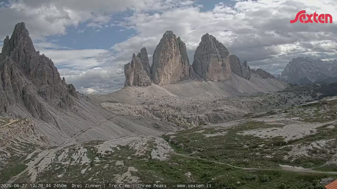 3 Zinnen Dolomites ,Tre Cime di Lavaredo (Three Peaks of Lavaredo) Live Cam - Belluno, Veneto, Italy