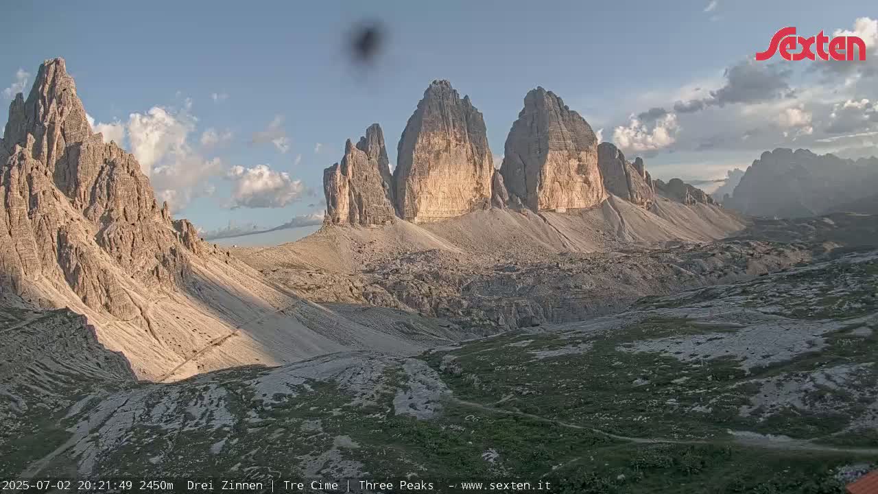 3 Zinnen Dolomites ,Tre Cime di Lavaredo (Three Peaks of Lavaredo) Live Cam - Belluno, Veneto, Italy