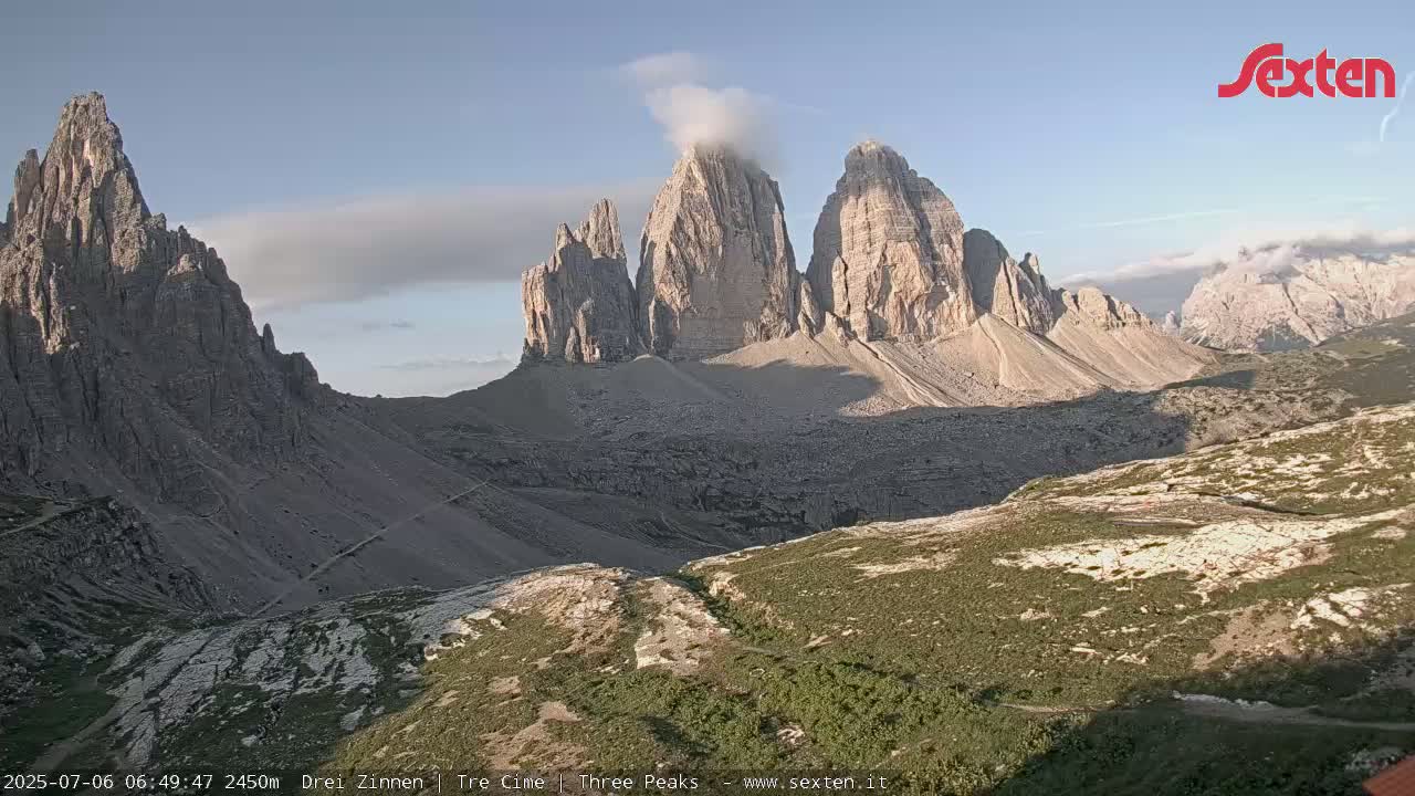 3 Zinnen Dolomites ,Tre Cime di Lavaredo (Three Peaks of Lavaredo) Live Cam - Belluno, Veneto, Italy