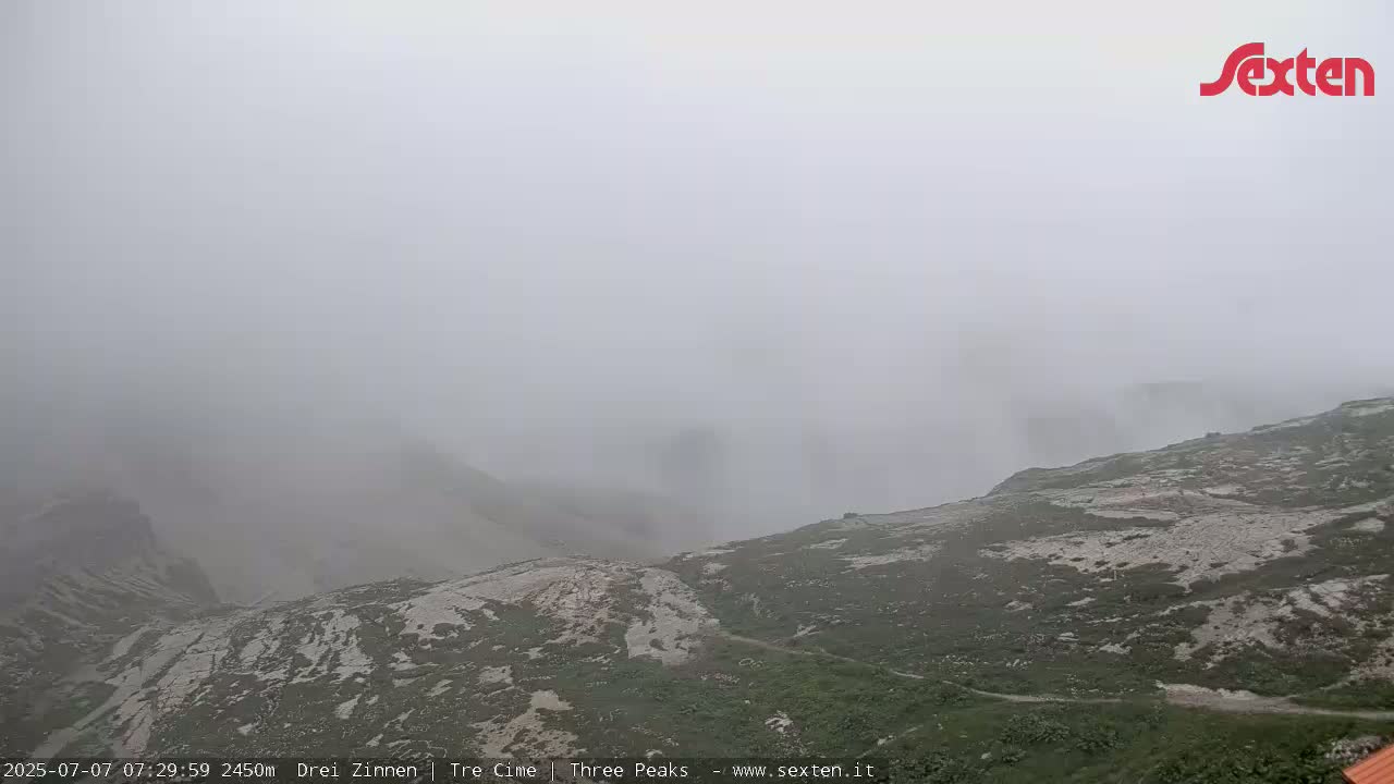 3 Zinnen Dolomites ,Tre Cime di Lavaredo (Three Peaks of Lavaredo) Live Cam - Belluno, Veneto, Italy
