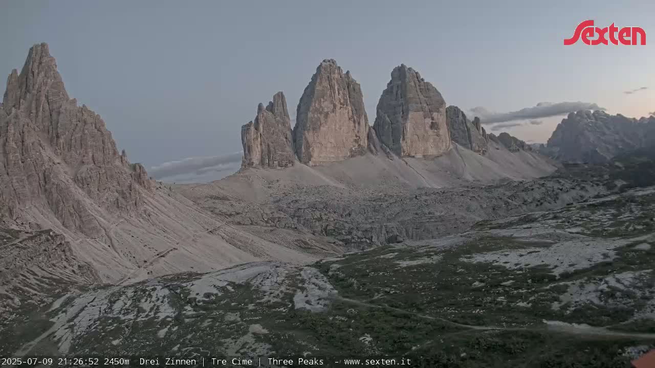 3 Zinnen Dolomites ,Tre Cime di Lavaredo (Three Peaks of Lavaredo) Live Cam - Belluno, Veneto, Italy
