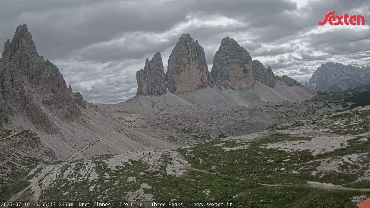 3 Zinnen Dolomites ,Tre Cime di Lavaredo (Three Peaks of Lavaredo) Live Cam - Belluno, Veneto, Italy