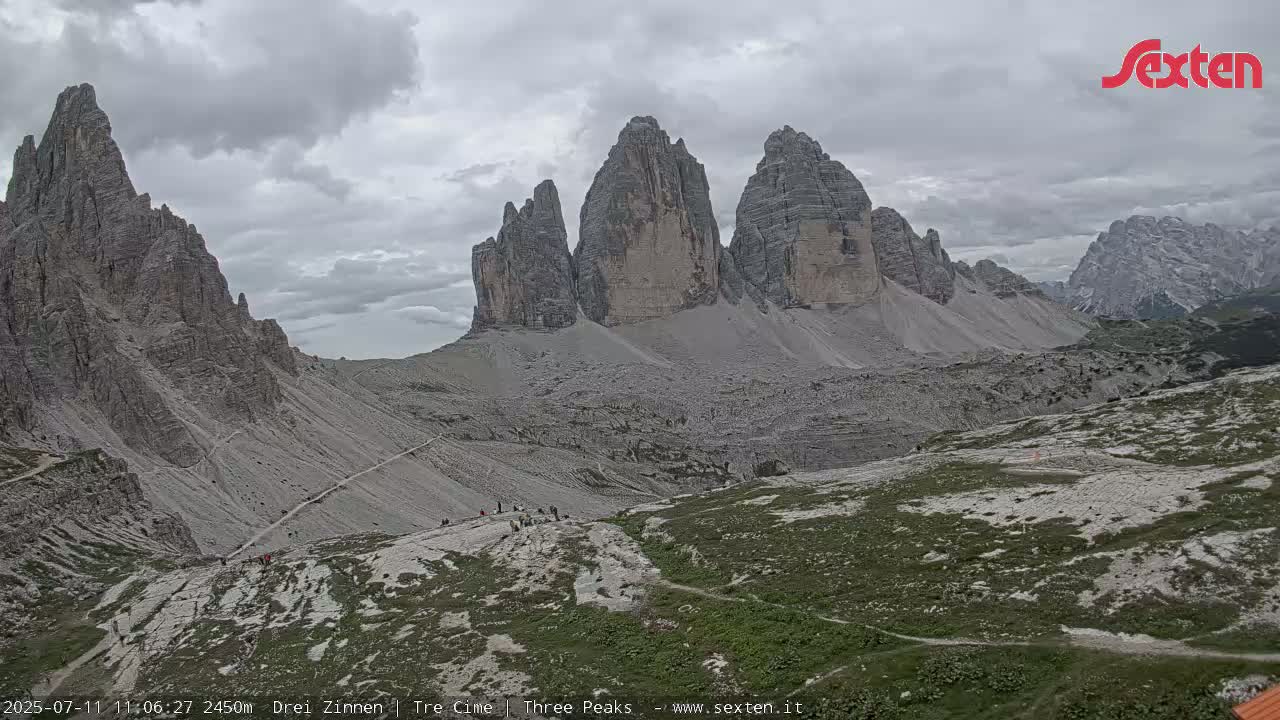 3 Zinnen Dolomites ,Tre Cime di Lavaredo (Three Peaks of Lavaredo) Live Cam - Belluno, Veneto, Italy
