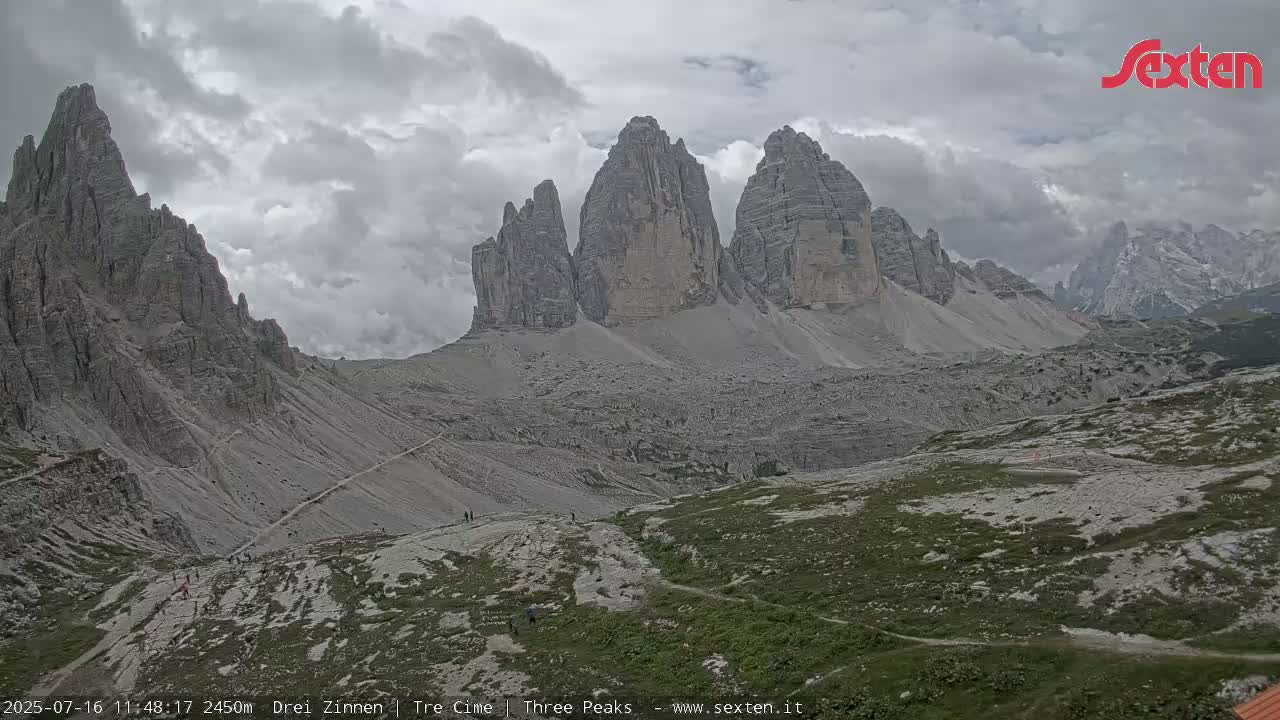 3 Zinnen Dolomites ,Tre Cime di Lavaredo (Three Peaks of Lavaredo) Live Cam - Belluno, Veneto, Italy