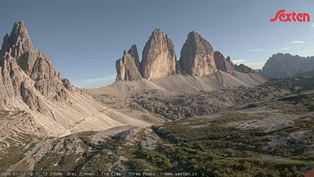 3 Zinnen Dolomites ,Tre Cime di Lavaredo (Three Peaks of Lavaredo) Live Cam - Belluno, Veneto, Italy