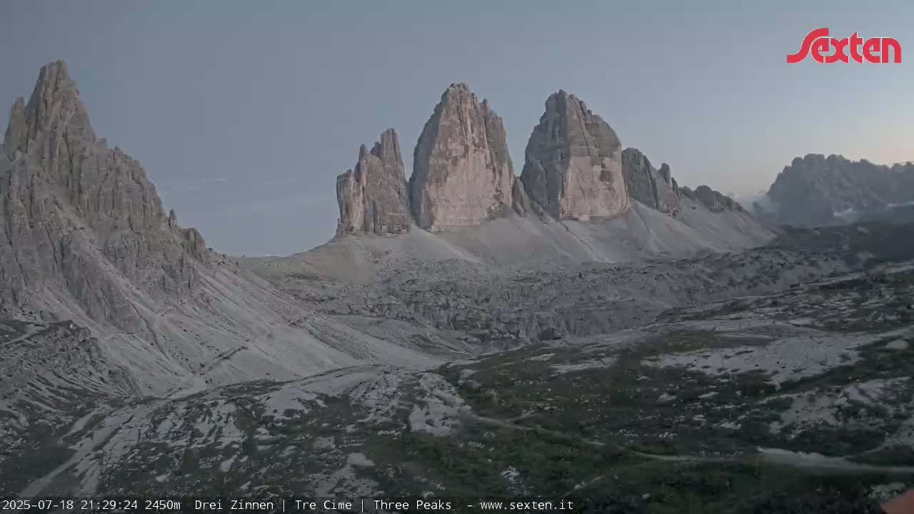 3 Zinnen Dolomites ,Tre Cime di Lavaredo (Three Peaks of Lavaredo) Live Cam - Belluno, Veneto, Italy