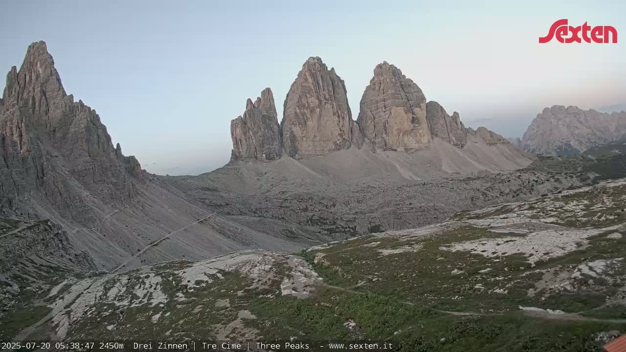 3 Zinnen Dolomites ,Tre Cime di Lavaredo (Three Peaks of Lavaredo) Live Cam - Belluno, Veneto, Italy