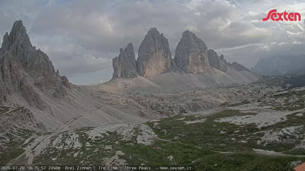 3 Zinnen Dolomites ,Tre Cime di Lavaredo (Three Peaks of Lavaredo) Live Cam - Belluno, Veneto, Italy