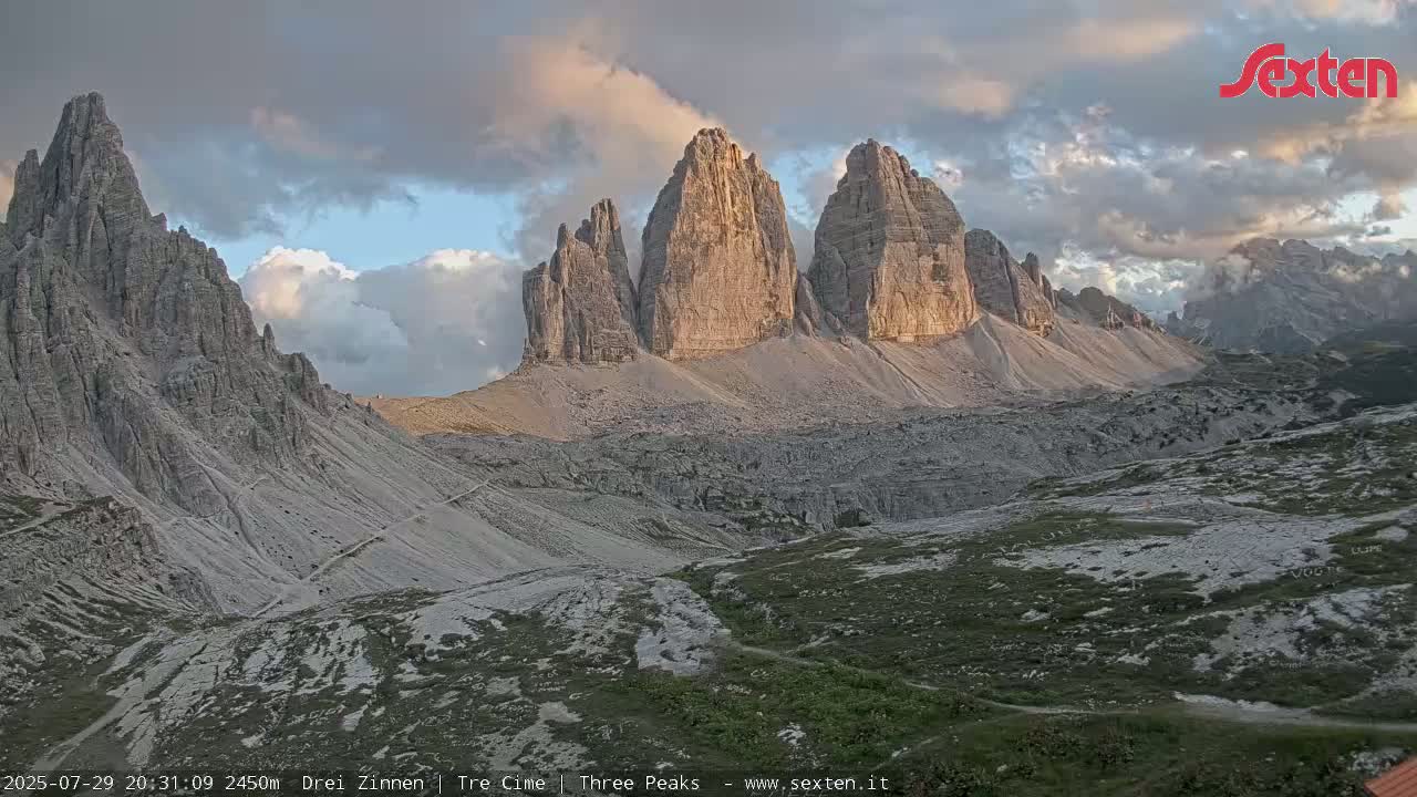 3 Zinnen Dolomites ,Tre Cime di Lavaredo (Three Peaks of Lavaredo) Live Cam - Belluno, Veneto, Italy