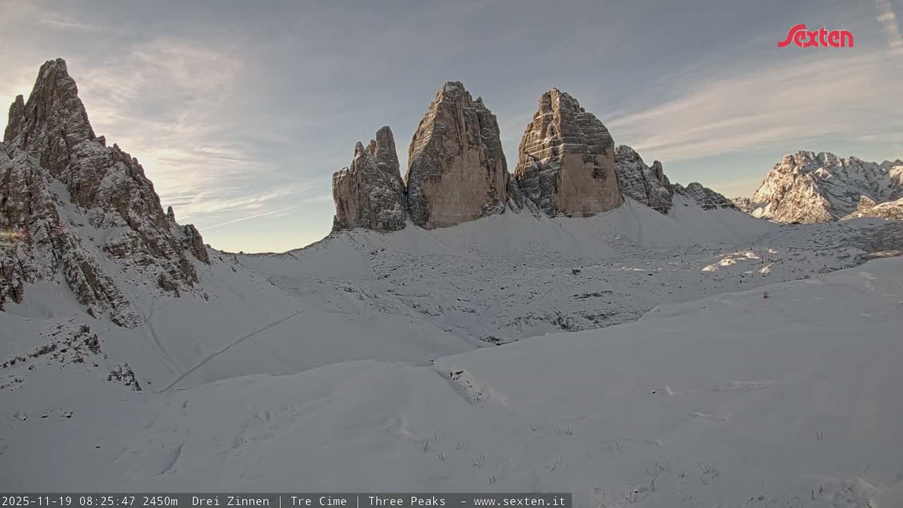 3 Zinnen Dolomites ,Tre Cime di Lavaredo (Three Peaks of Lavaredo) Live Cam - Belluno, Veneto, Italy