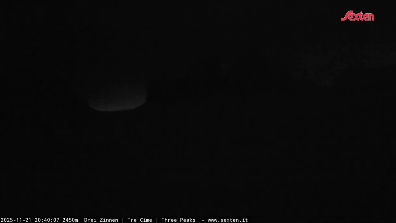 3 Zinnen Dolomites ,Tre Cime di Lavaredo (Three Peaks of Lavaredo) Live Cam - Belluno, Veneto, Italy