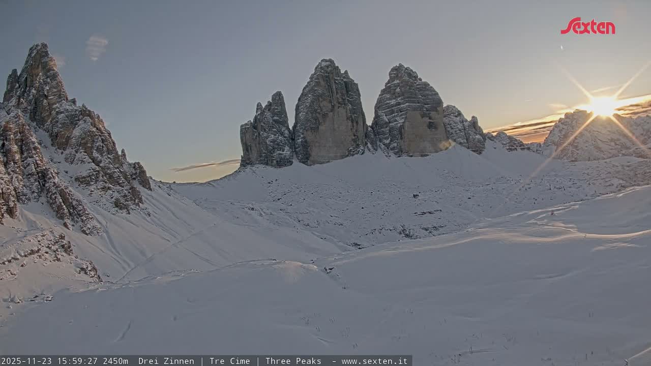 3 Zinnen Dolomites ,Tre Cime di Lavaredo (Three Peaks of Lavaredo) Live Cam - Belluno, Veneto, Italy