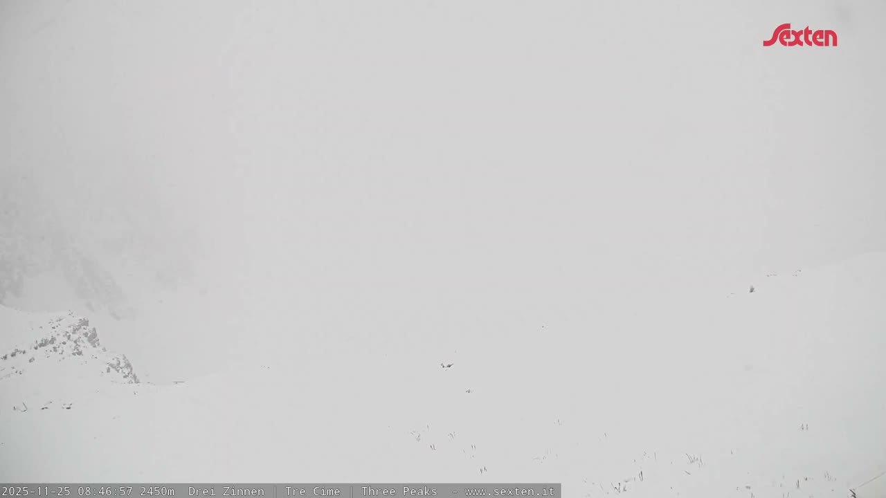 3 Zinnen Dolomites ,Tre Cime di Lavaredo (Three Peaks of Lavaredo) Live Cam - Belluno, Veneto, Italy