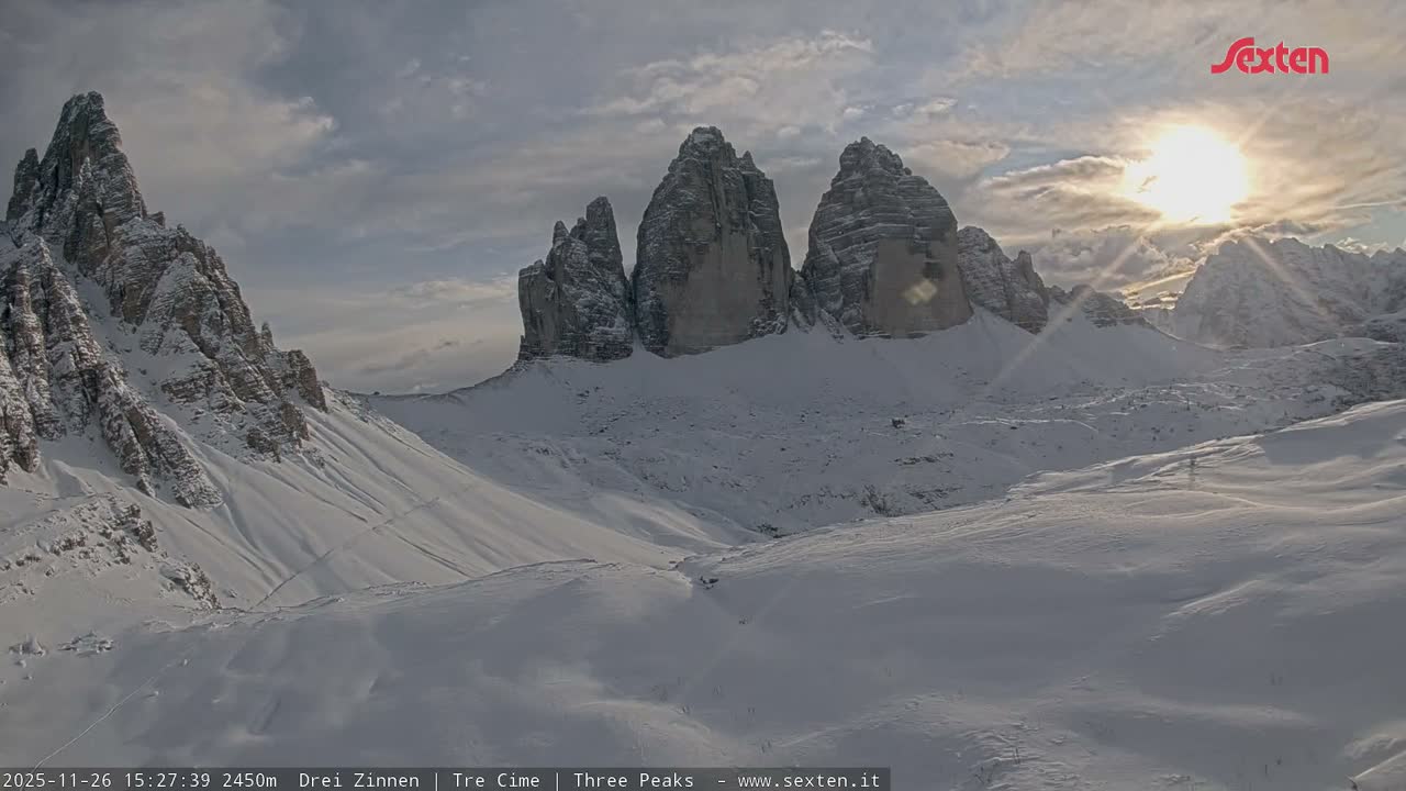 3 Zinnen Dolomites ,Tre Cime di Lavaredo (Three Peaks of Lavaredo) Live Cam - Belluno, Veneto, Italy