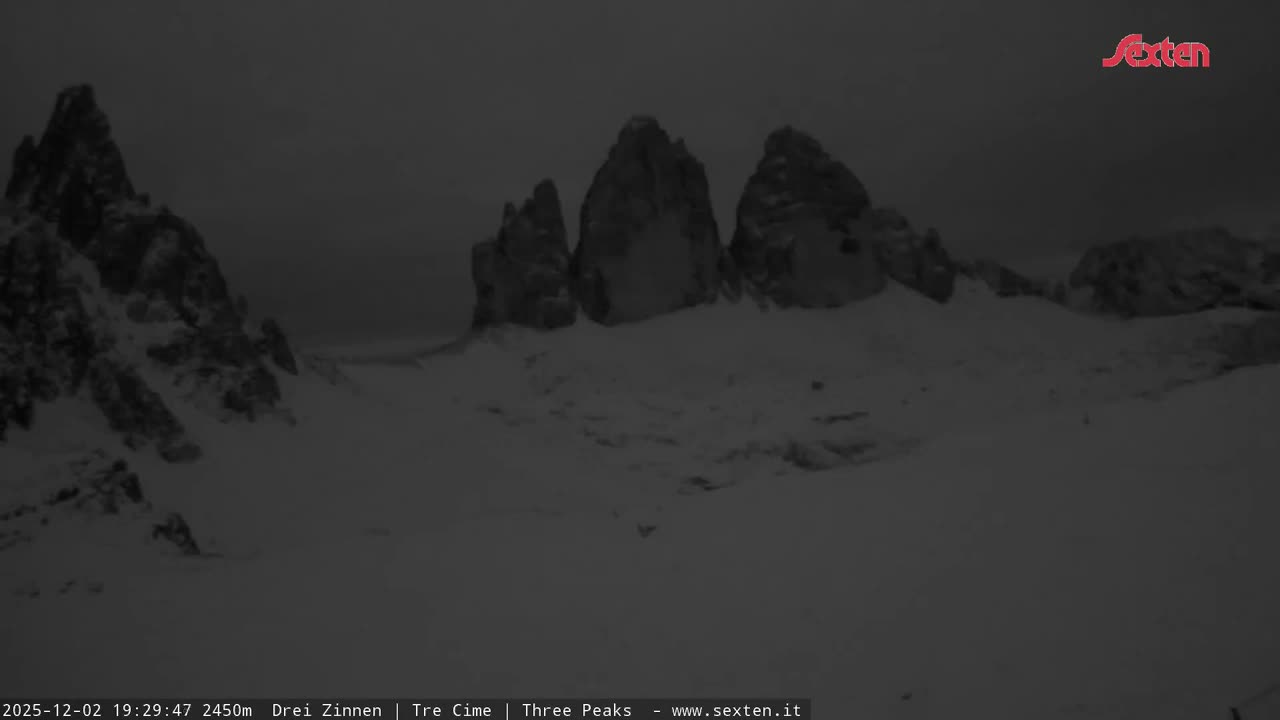 3 Zinnen Dolomites ,Tre Cime di Lavaredo (Three Peaks of Lavaredo) Live Cam - Belluno, Veneto, Italy