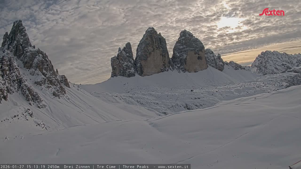 3 Zinnen Dolomites ,Tre Cime di Lavaredo (Three Peaks of Lavaredo) Live Cam - Belluno, Veneto, Italy