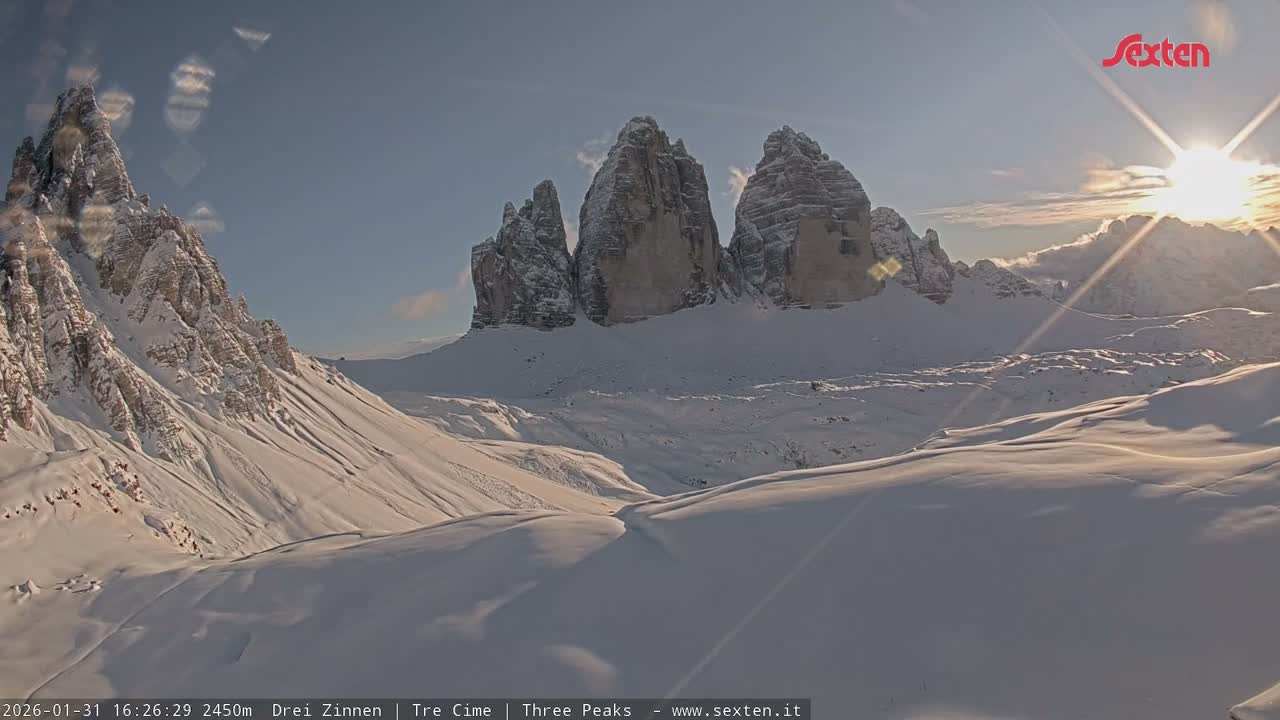 3 Zinnen Dolomites ,Tre Cime di Lavaredo (Three Peaks of Lavaredo) Live Cam - Belluno, Veneto, Italy