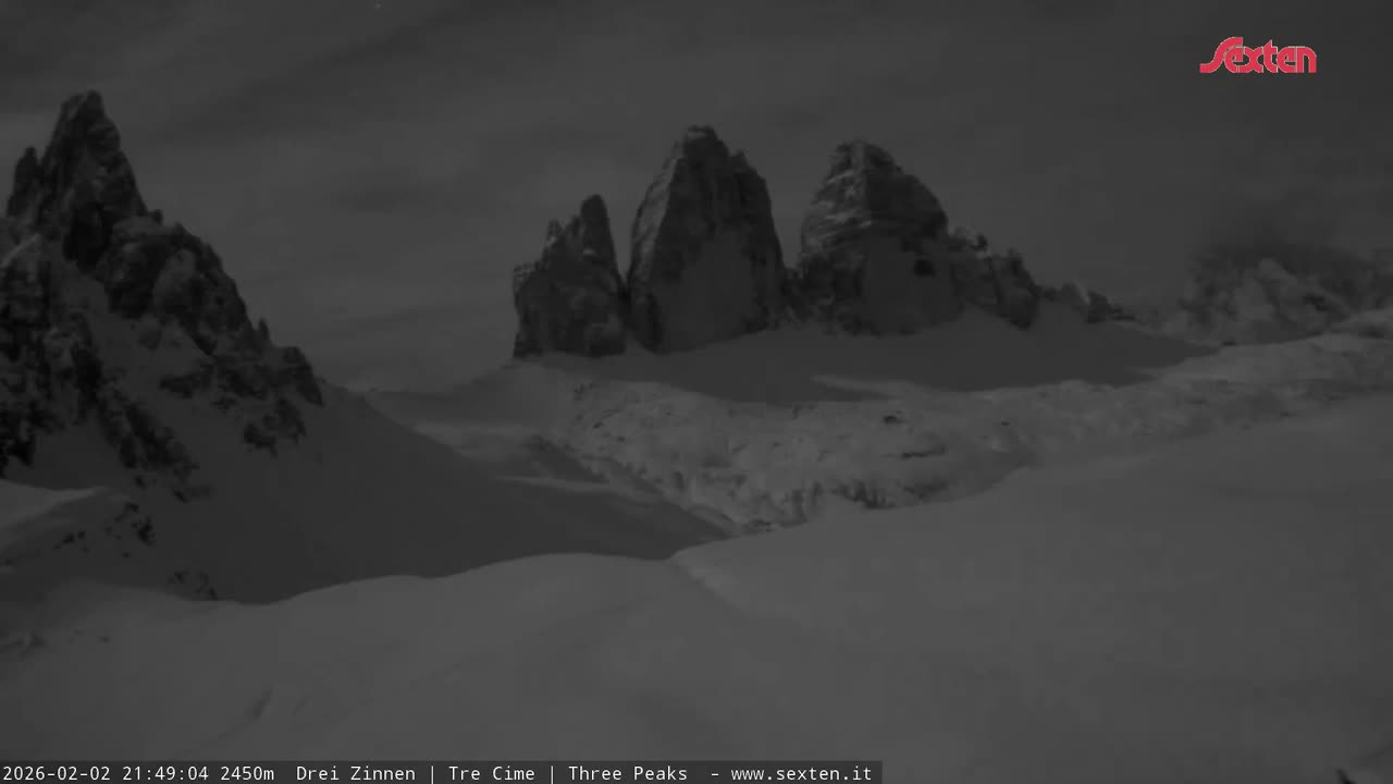 3 Zinnen Dolomites ,Tre Cime di Lavaredo (Three Peaks of Lavaredo) Live Cam - Belluno, Veneto, Italy