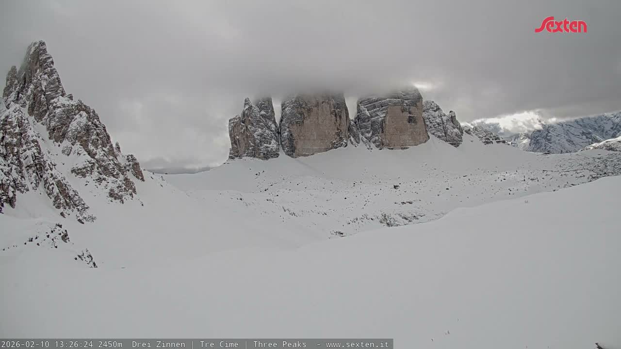3 Zinnen Dolomites ,Tre Cime di Lavaredo (Three Peaks of Lavaredo) Live Cam - Belluno, Veneto, Italy