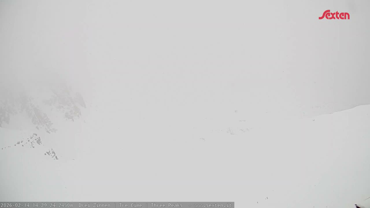 3 Zinnen Dolomites ,Tre Cime di Lavaredo (Three Peaks of Lavaredo) Live Cam - Belluno, Veneto, Italy