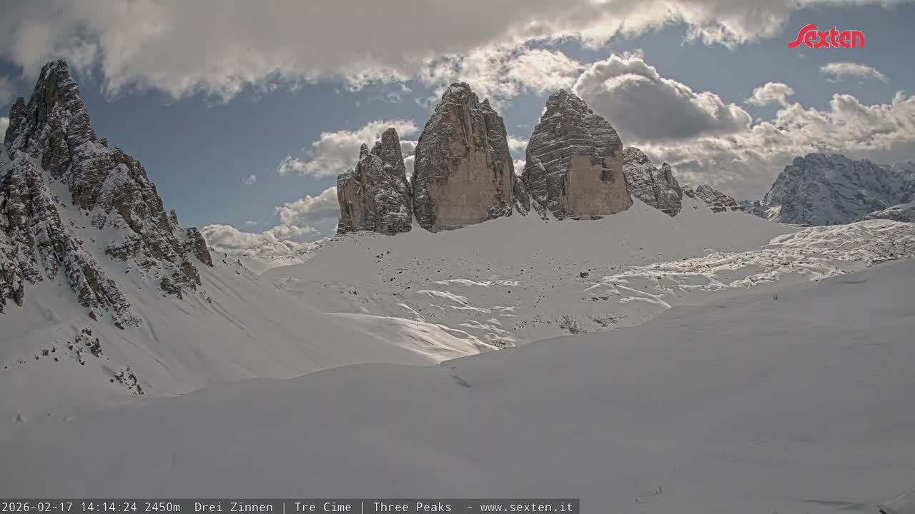 3 Zinnen Dolomites ,Tre Cime di Lavaredo (Three Peaks of Lavaredo) Live Cam - Belluno, Veneto, Italy