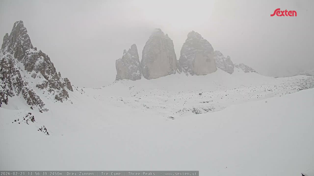 3 Zinnen Dolomites ,Tre Cime di Lavaredo (Three Peaks of Lavaredo) Live Cam - Belluno, Veneto, Italy