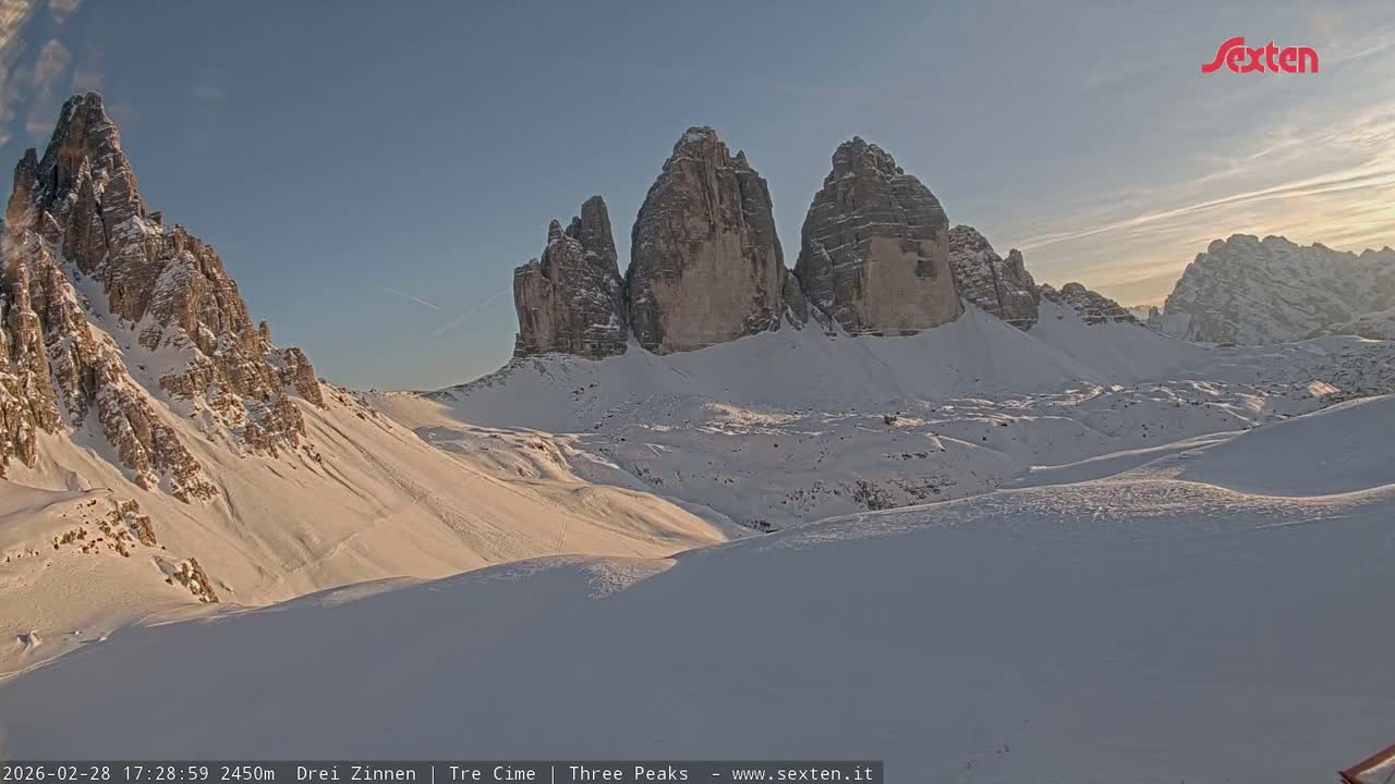 3 Zinnen Dolomites ,Tre Cime di Lavaredo (Three Peaks of Lavaredo) Live Cam - Belluno, Veneto, Italy