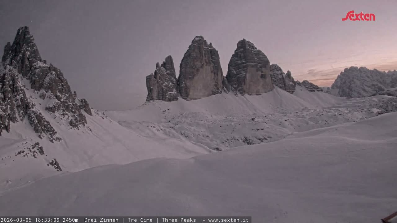 3 Zinnen Dolomites ,Tre Cime di Lavaredo (Three Peaks of Lavaredo) Live Cam - Belluno, Veneto, Italy