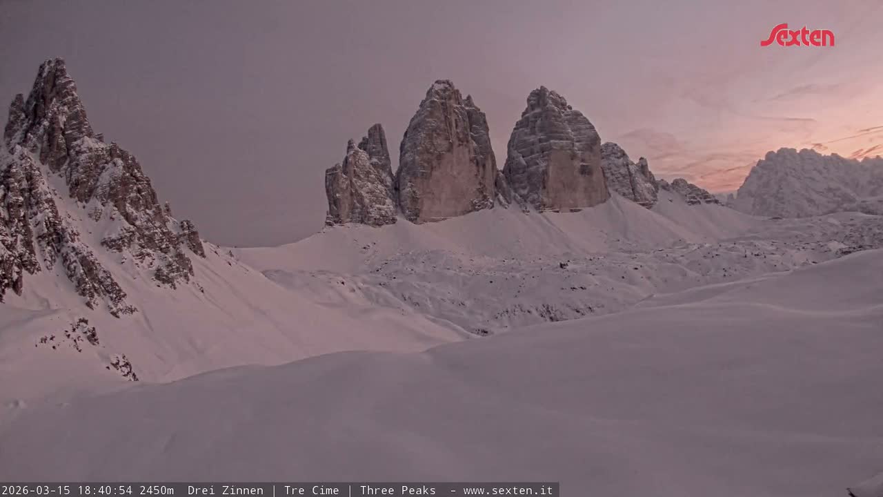 3 Zinnen Dolomites ,Tre Cime di Lavaredo (Three Peaks of Lavaredo) Live Cam - Belluno, Veneto, Italy