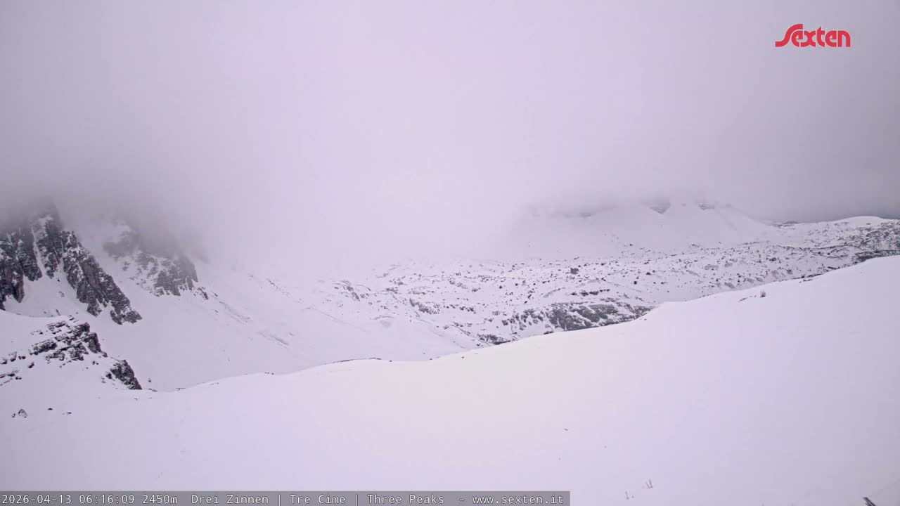 3 Zinnen Dolomites ,Tre Cime di Lavaredo (Three Peaks of Lavaredo) Live Cam - Belluno, Veneto, Italy