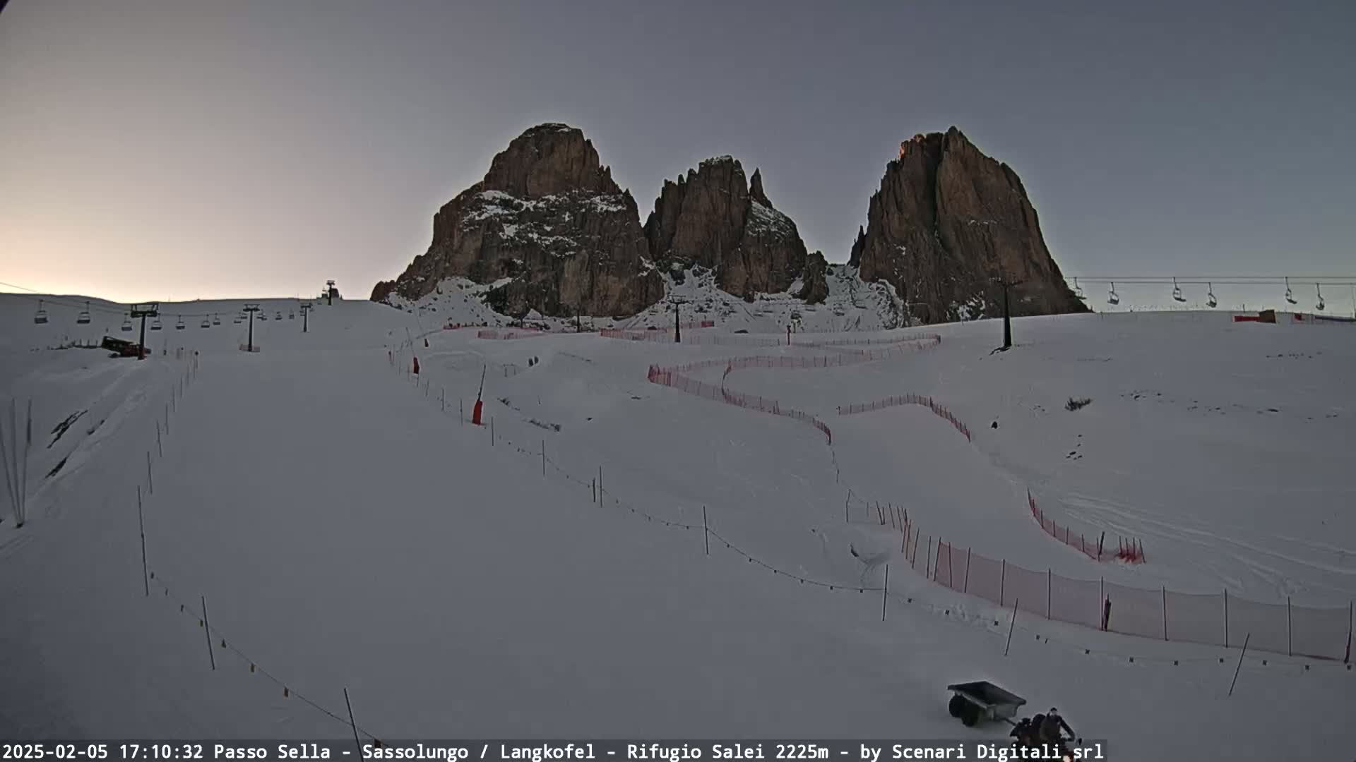 Sassolungo , Langkofel - Passo Sella Ski Slopes Dolomites Live Cam  - Bolzano, Trentino-South Tyrol, Italy