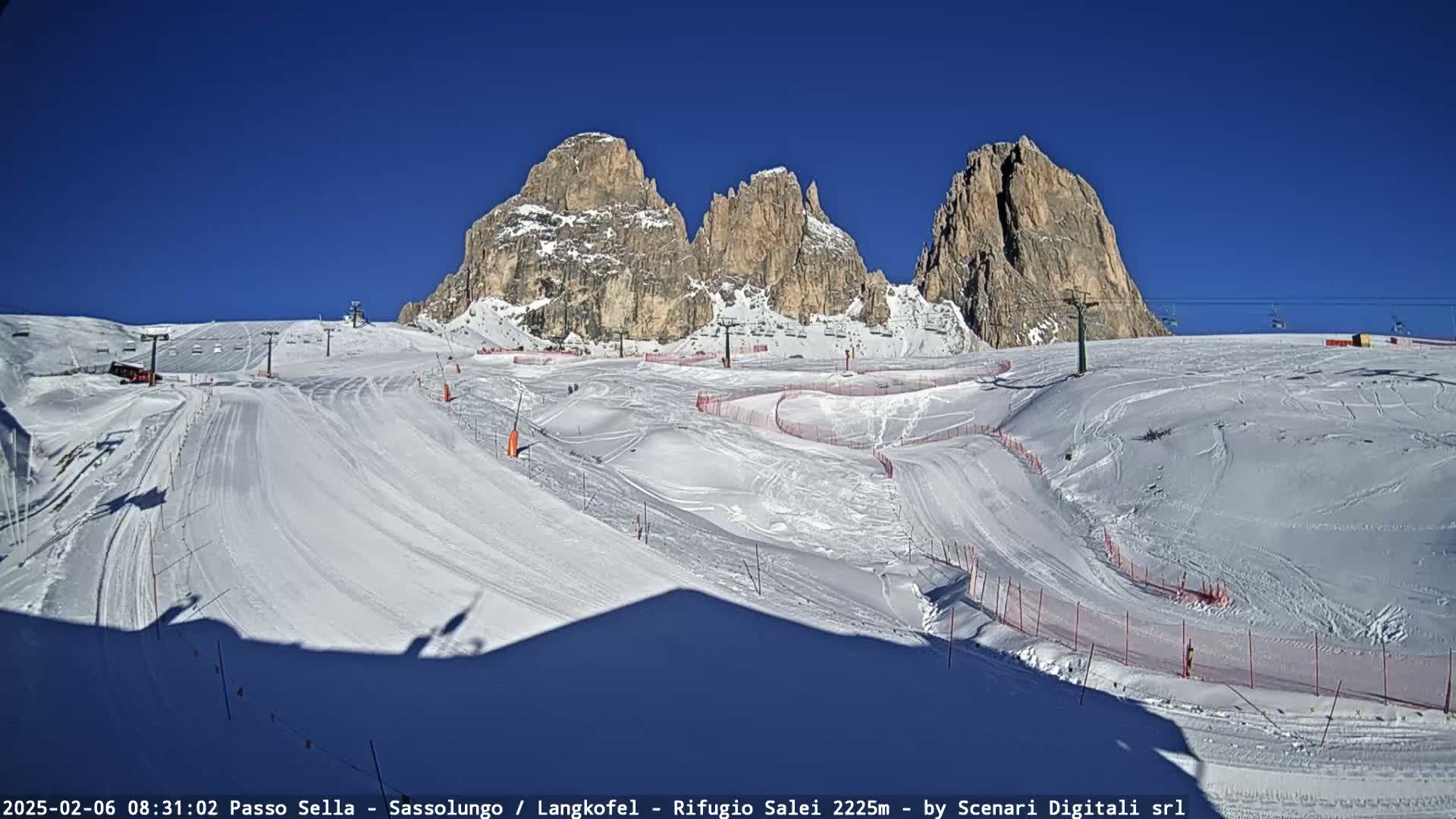 Sassolungo , Langkofel - Passo Sella Ski Slopes Dolomites Live Cam  - Bolzano, Trentino-South Tyrol, Italy