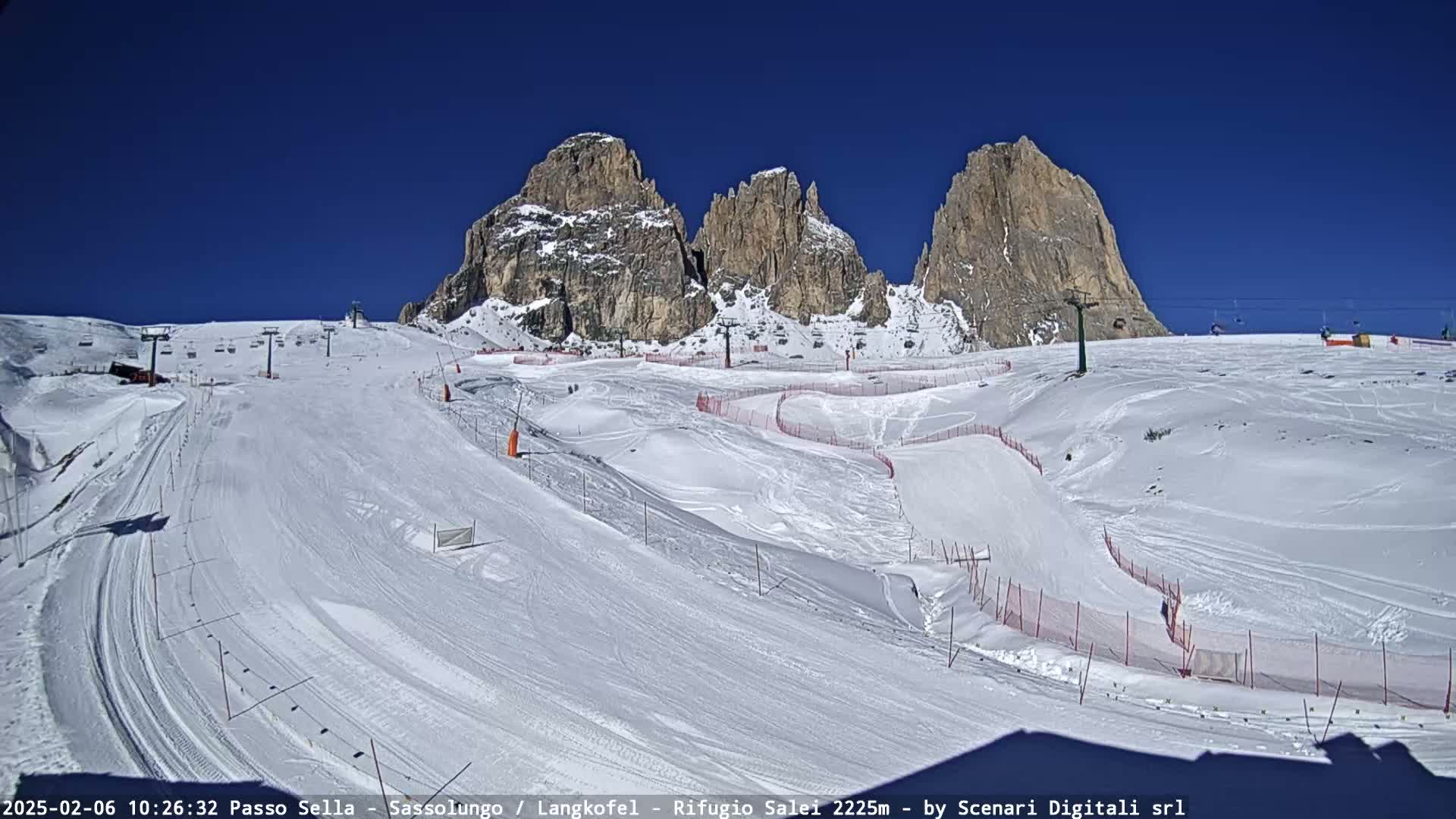 Sassolungo , Langkofel - Passo Sella Ski Slopes Dolomites Live Cam  - Bolzano, Trentino-South Tyrol, Italy