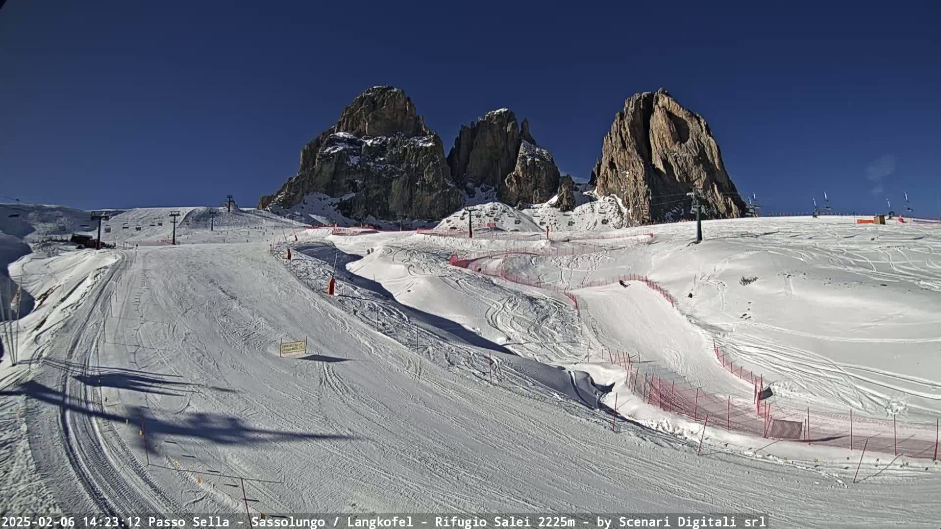 Sassolungo , Langkofel - Passo Sella Ski Slopes Dolomites Live Cam  - Bolzano, Trentino-South Tyrol, Italy