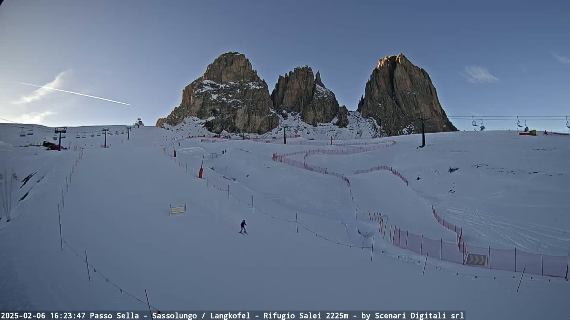 Sassolungo , Langkofel - Passo Sella Ski Slopes Dolomites Live Cam  - Bolzano, Trentino-South Tyrol, Italy