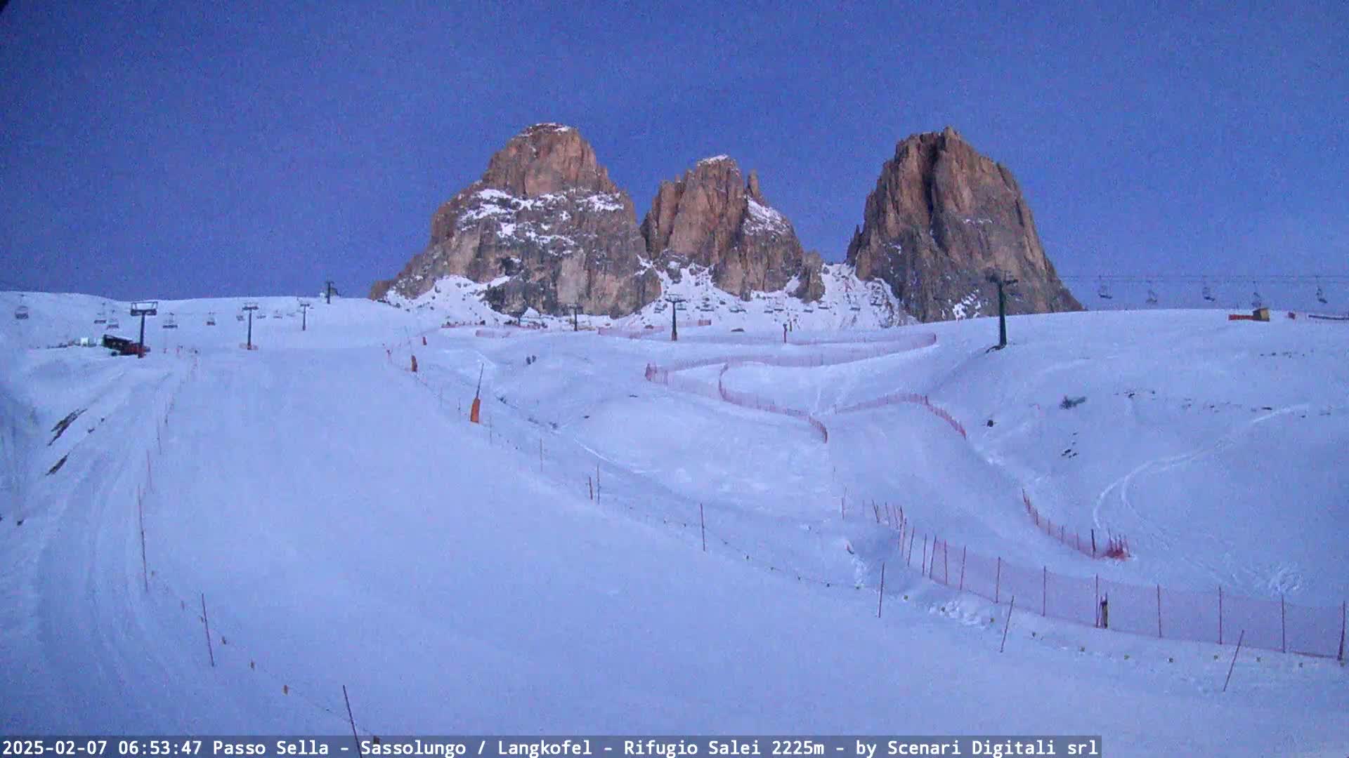 Sassolungo , Langkofel - Passo Sella Ski Slopes Dolomites Live Cam  - Bolzano, Trentino-South Tyrol, Italy