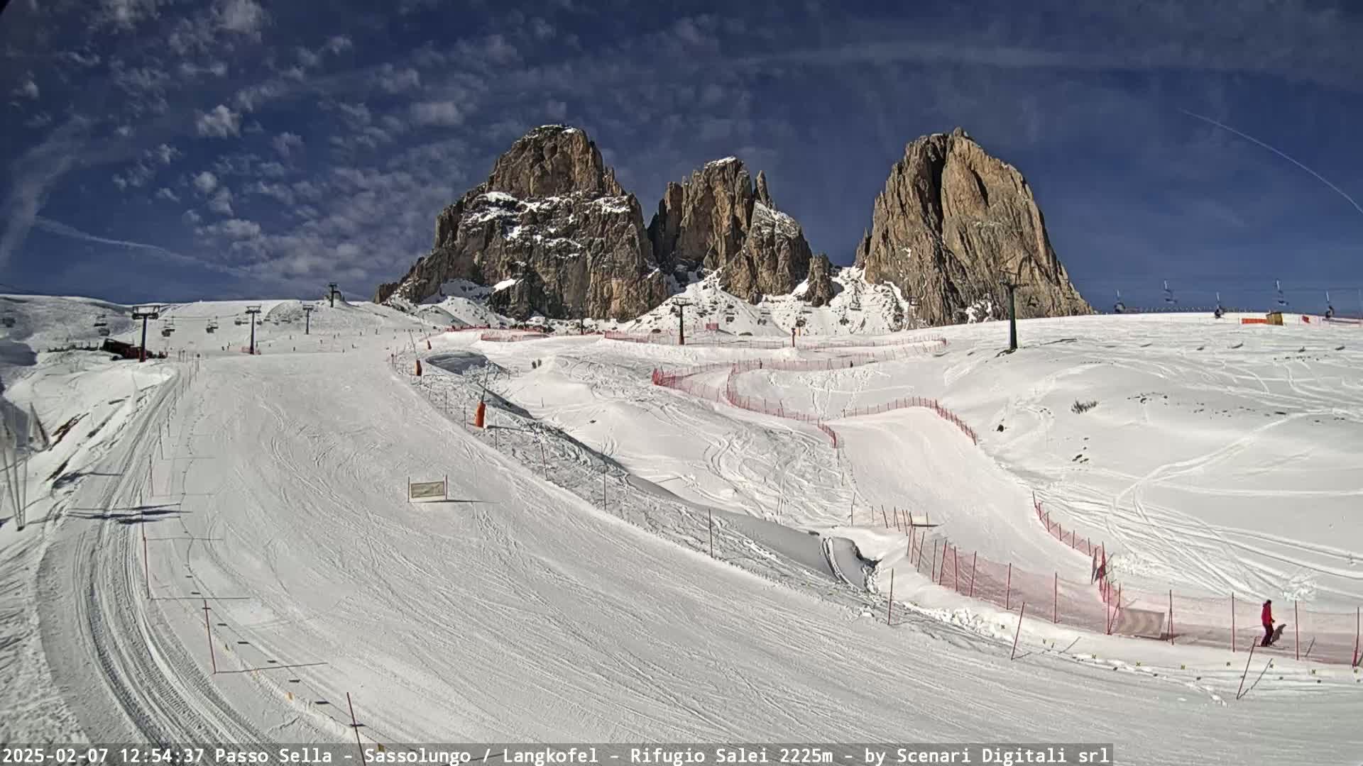 Sassolungo , Langkofel - Passo Sella Ski Slopes Dolomites Live Cam  - Bolzano, Trentino-South Tyrol, Italy