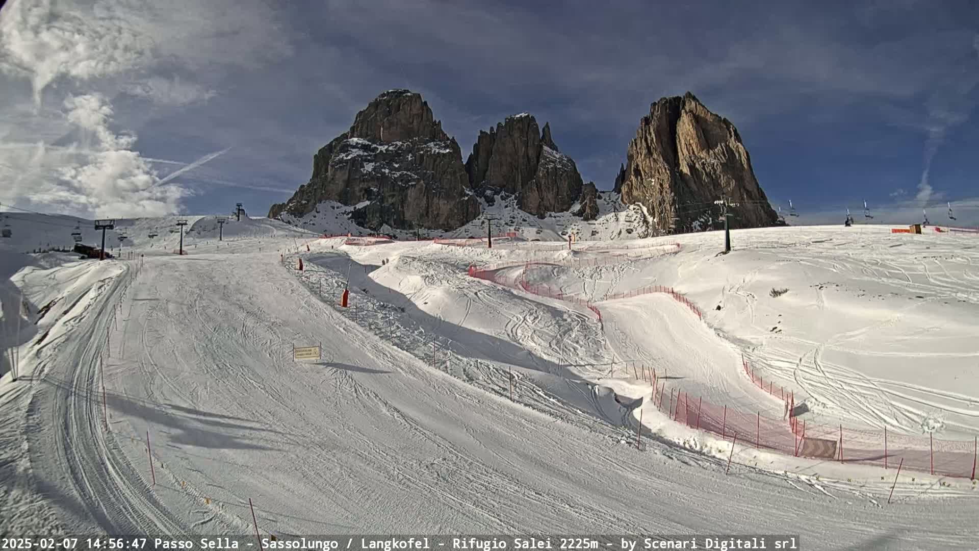 Sassolungo , Langkofel - Passo Sella Ski Slopes Dolomites Live Cam  - Bolzano, Trentino-South Tyrol, Italy