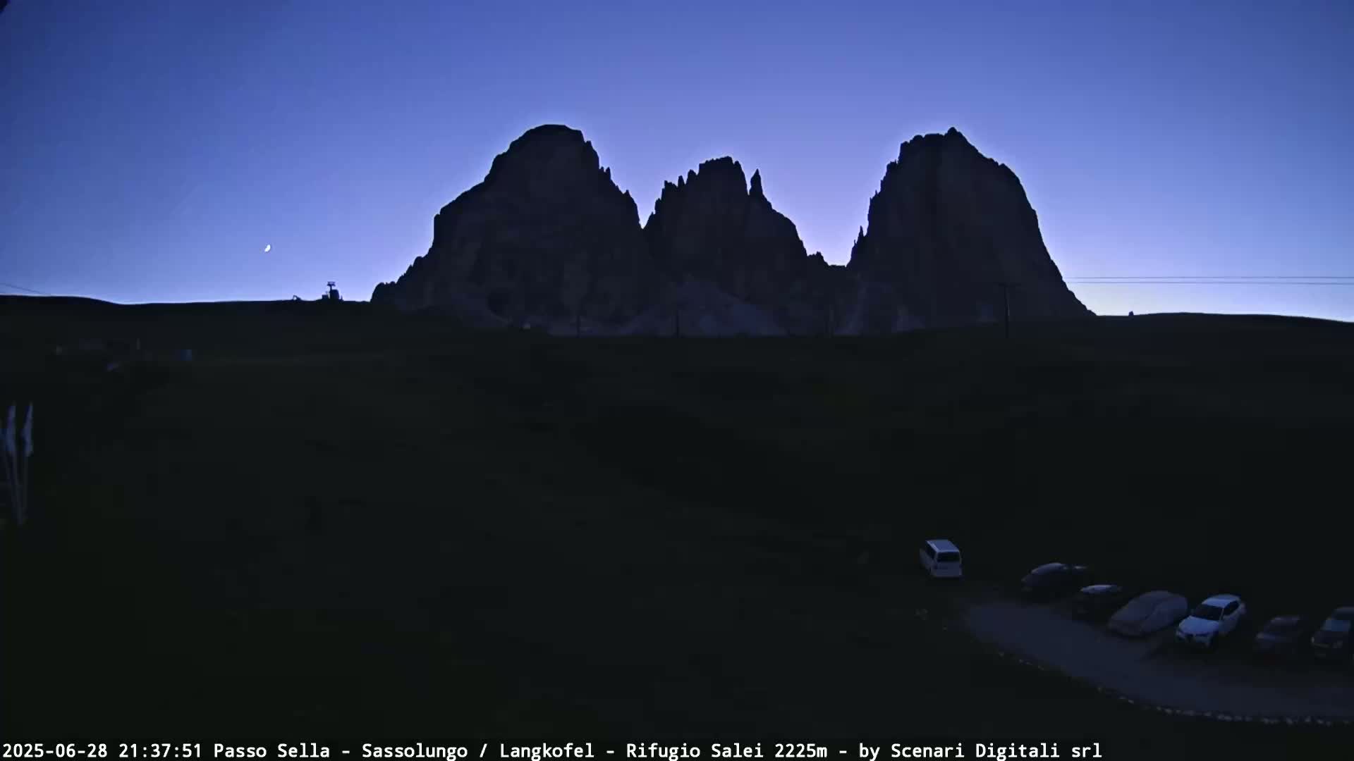 Sassolungo , Langkofel - Passo Sella Ski Slopes Dolomites Live Cam  - Bolzano, Trentino-South Tyrol, Italy