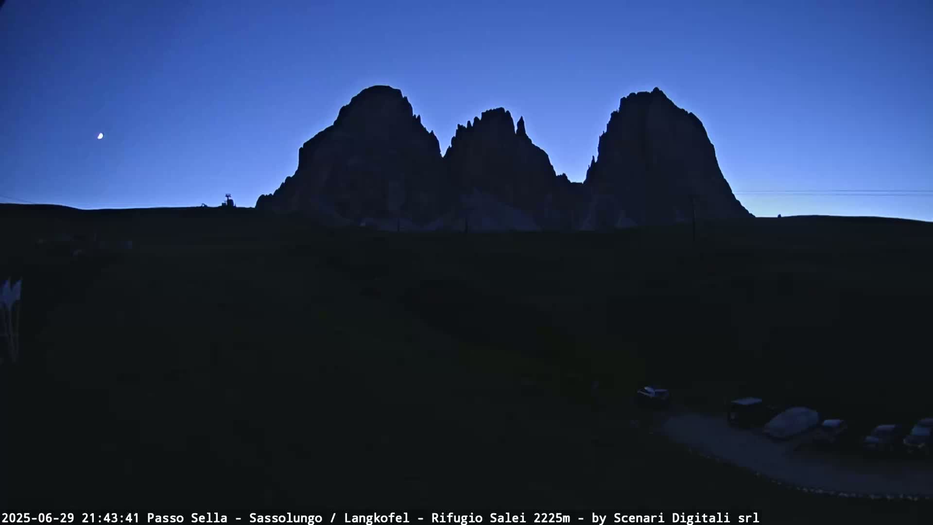 Sassolungo , Langkofel - Passo Sella Ski Slopes Dolomites Live Cam  - Bolzano, Trentino-South Tyrol, Italy