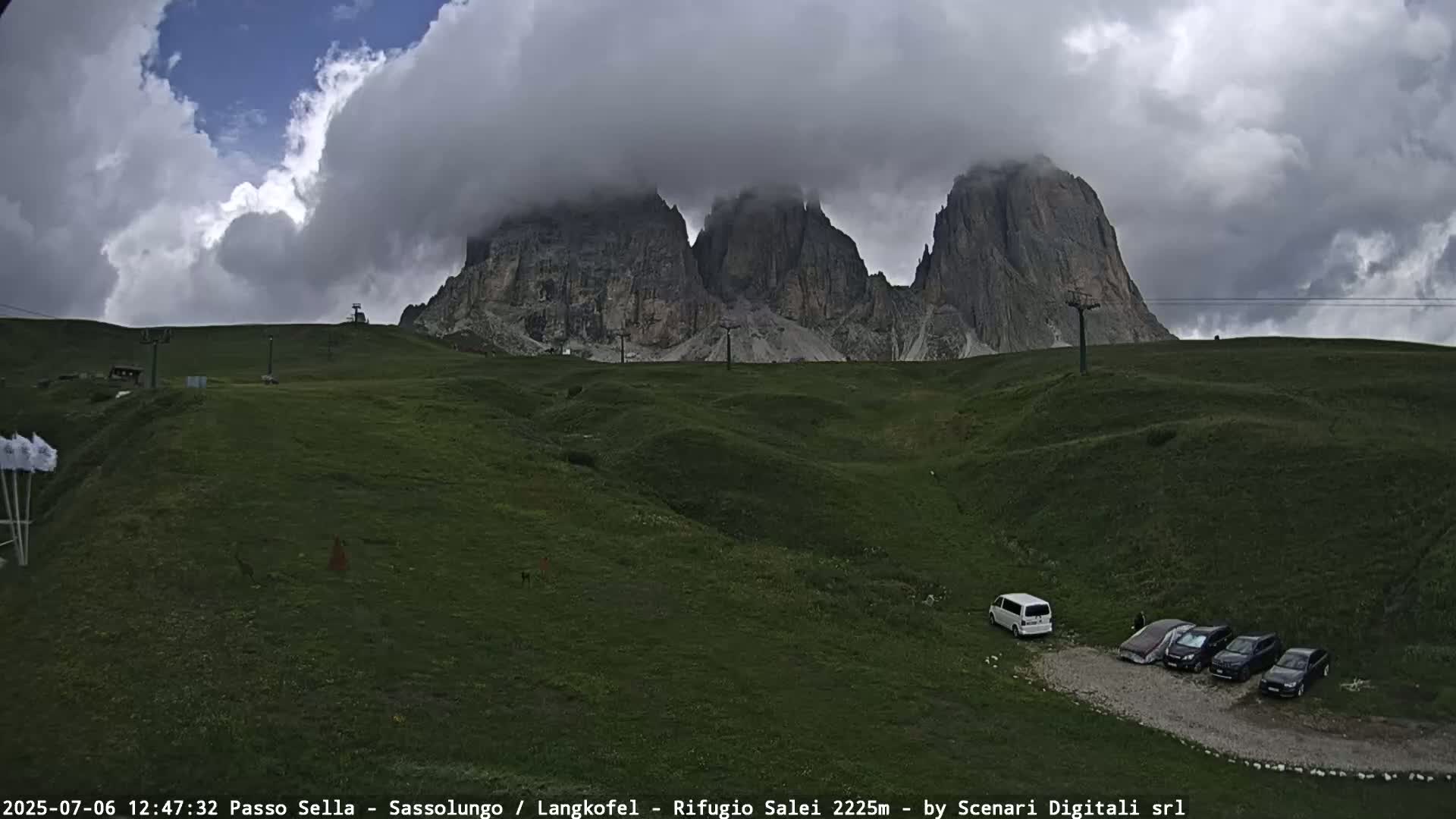 Sassolungo , Langkofel - Passo Sella Ski Slopes Dolomites Live Cam  - Bolzano, Trentino-South Tyrol, Italy